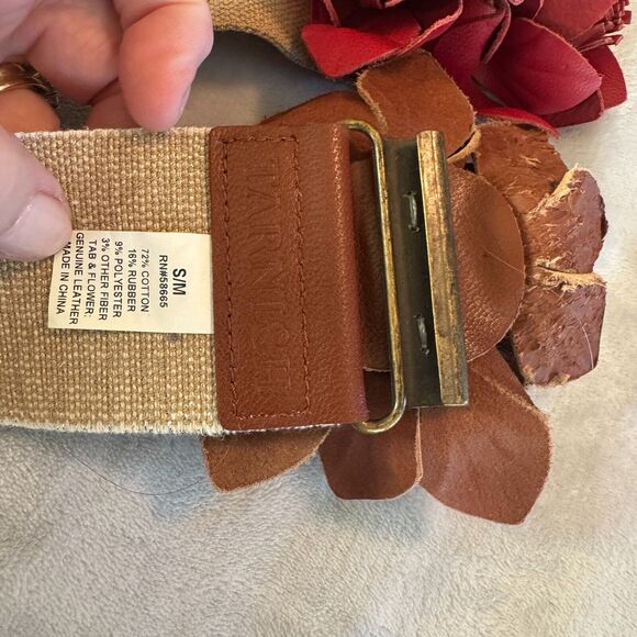 2 Tarnish Nordstrom Stretch Belt Brown Red Leather Rose Brass Buckle Womens S/M - Picture 7 of 9